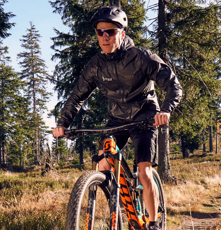 SPORTBRILLEN TREFFEN AUF MODERNE OPTIK SPORTBRILLEN TREFFEN AUF MODERNE OPTIK